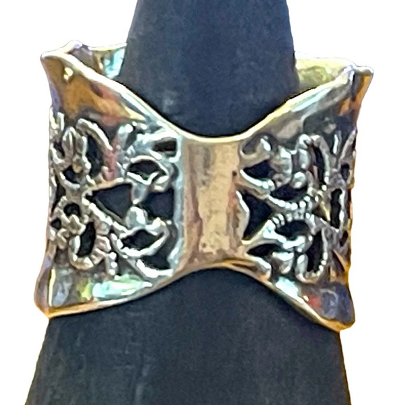 Vintage Sterling Silver Hammered Open Work Floral Filigree Ring - Picture 4 of 7